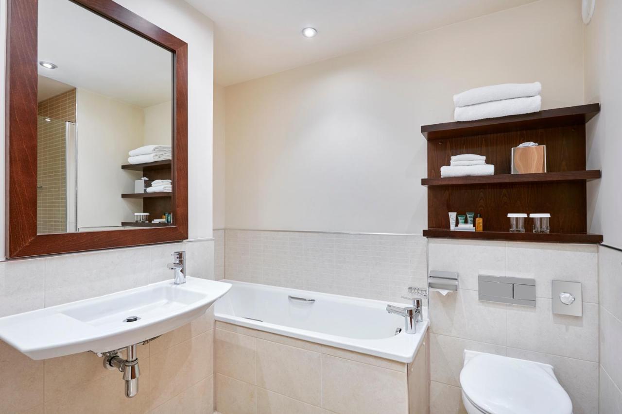 Hilton Garden Inn Aberdeen City Centre Bagian luar foto